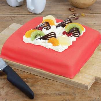 Marzipan cake deluxe red