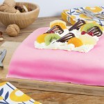 Marzipan cake deluxe pink